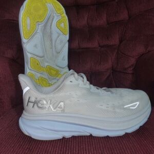 Womens Hoka Clifton 9 Triple White Size 9
